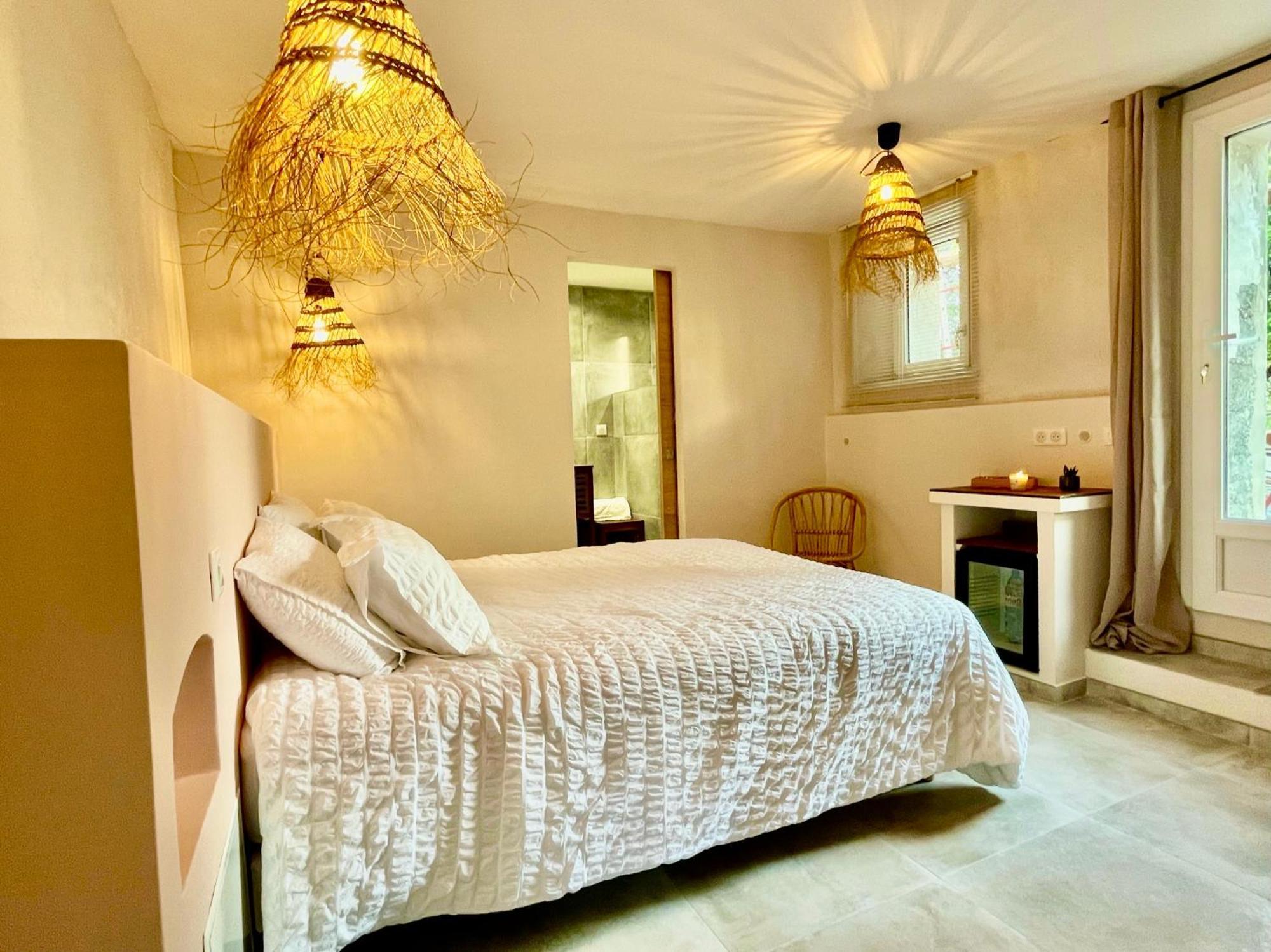 La Parenthese Du Var - Chambre D'Hotes Petits Dejeuners Inclus Et Terrasse Ombragee Saint-Antonin-du-Var エクステリア 写真